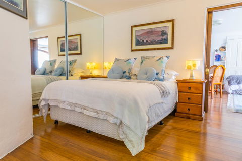 Million Dollar Views - Geraldton Accommodation 25