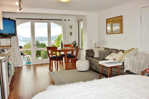 Million Dollar Views - Geraldton Accommodation 32