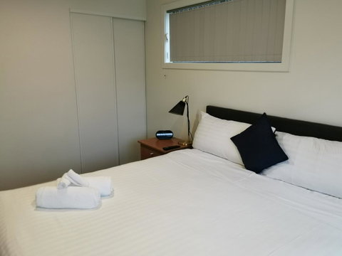 Youngtown Executive Apartments - 2BR Included, Free Parking & Wifi, Sofa Bed & Cot Fee Applies - Geraldton Accommodation 12