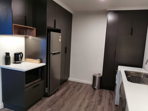Youngtown Executive Apartments - 2BR Included, Free Parking & Wifi, Sofa Bed & Cot Fee Applies - Geraldton Accommodation 33