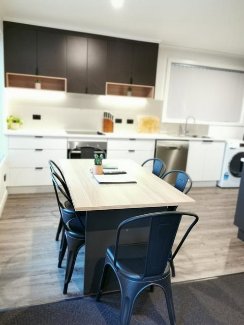 Youngtown Executive Apartments - 2BR Included, Free Parking & Wifi, Sofa Bed & Cot Fee Applies - Geraldton Accommodation 31