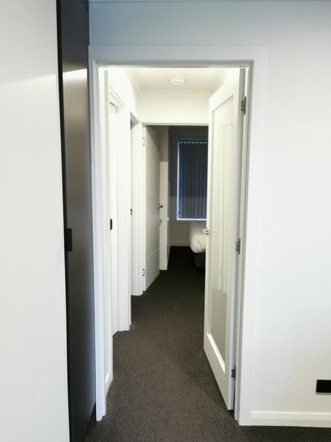 Youngtown Executive Apartments - 2BR Included, Free Parking & Wifi, Sofa Bed & Cot Fee Applies - Geraldton Accommodation 11
