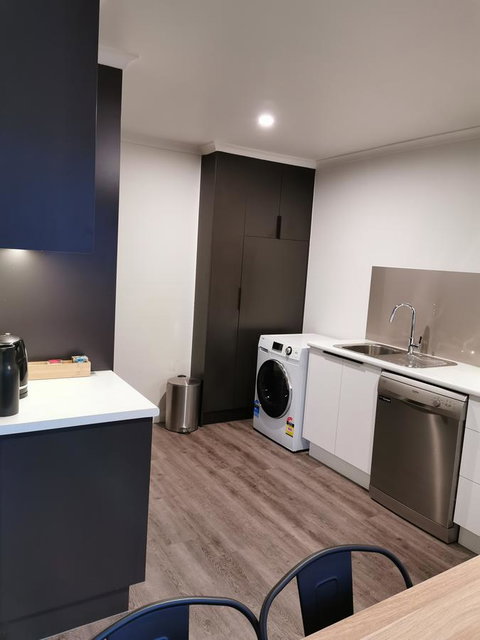 Youngtown Executive Apartments - 2BR Included, Free Parking & Wifi, Sofa Bed & Cot Fee Applies - Geraldton Accommodation 34