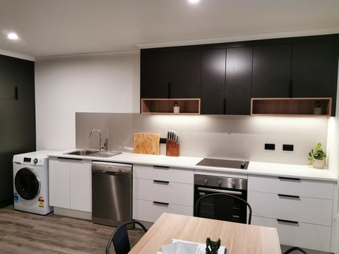Youngtown Executive Apartments - 2BR Included, Free Parking & Wifi, Sofa Bed & Cot Fee Applies - Geraldton Accommodation 1