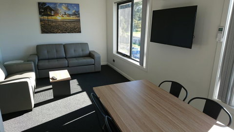 Youngtown Executive Apartments - 2BR Included, Free Parking & Wifi, Sofa Bed & Cot Fee Applies - Geraldton Accommodation 5