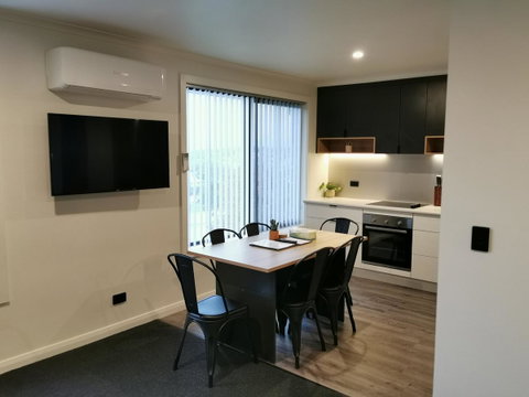 Youngtown Executive Apartments - 2BR Included, Free Parking & Wifi, Sofa Bed & Cot Fee Applies - Geraldton Accommodation 0
