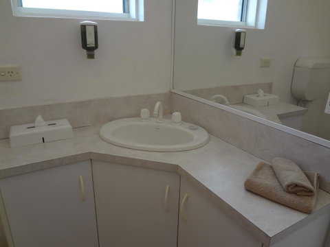 Adina Place Motel Apartments - Geraldton Accommodation 31