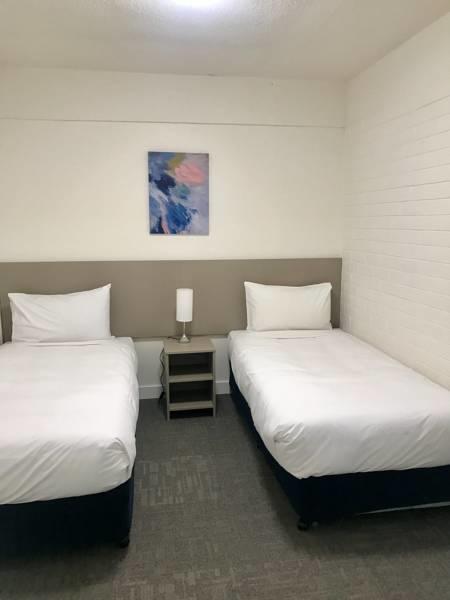 Adina Place Motel Apartments - Geraldton Accommodation 10