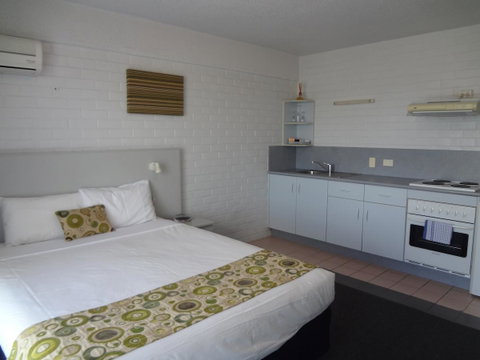 Adina Place Motel Apartments - Geraldton Accommodation 32