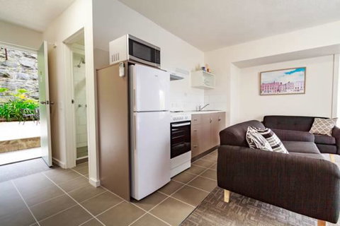 Adina Place Motel Apartments - Geraldton Accommodation 1