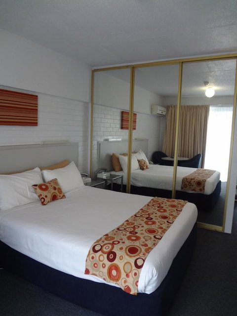 Adina Place Motel Apartments - Geraldton Accommodation 28