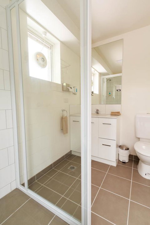 Adina Place Motel Apartments - Geraldton Accommodation 3