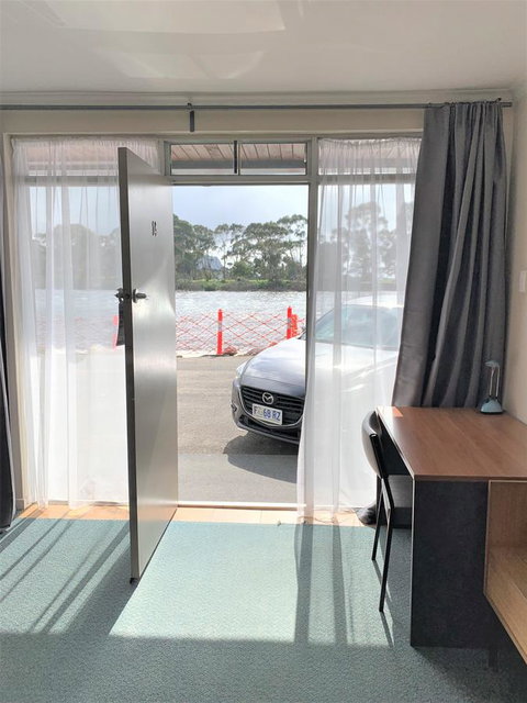 The Waterfront Wynyard - Geraldton Accommodation 41