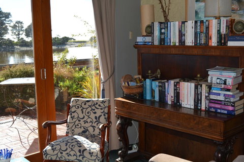 The Waterfront Wynyard - Geraldton Accommodation 9