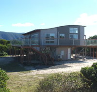 Seymour Waves - Geraldton Accommodation