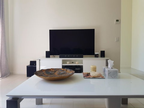 New Spacious Beachside Townhouse - Geraldton Accommodation 2