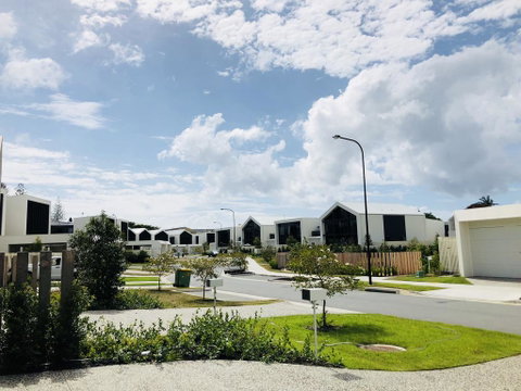 New Spacious Beachside Townhouse - Geraldton Accommodation 1
