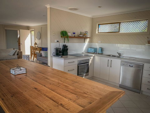 No. 10 Coffin Bay - Geraldton Accommodation 2
