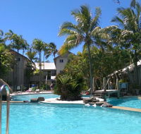 Noosaville Resort Living on Noosa River Gympie Terrace - Geraldton Accommodation