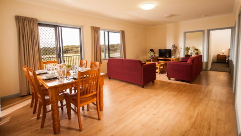 Nutkin Lodge - Geraldton Accommodation 0