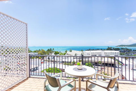 OCEAN VIEWS 10A - Geraldton Accommodation 0