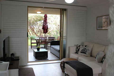 OCEANSIDE 19 - Geraldton Accommodation 1