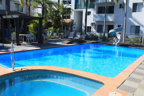 Oceanside Hawks Nest - Geraldton Accommodation 0