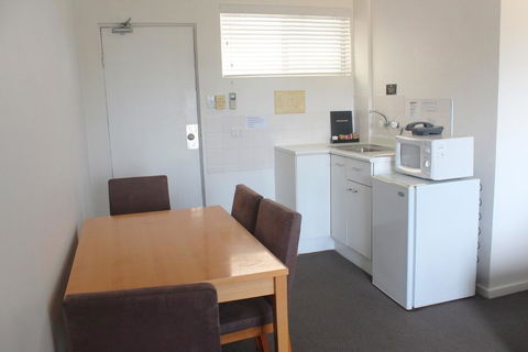 Oceanside Hawks Nest - Geraldton Accommodation 2
