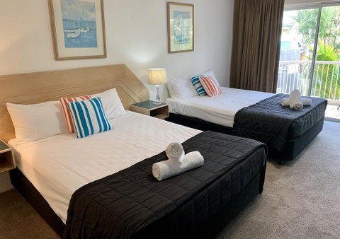 Outrigger Burleigh - Geraldton Accommodation 1
