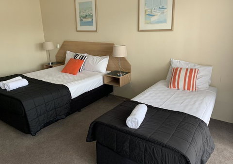 Outrigger Burleigh - Geraldton Accommodation 2