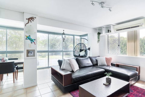 OX - Immaculate Relaxing Breeze Of 2BR Brisbane River - Geraldton Accommodation 1