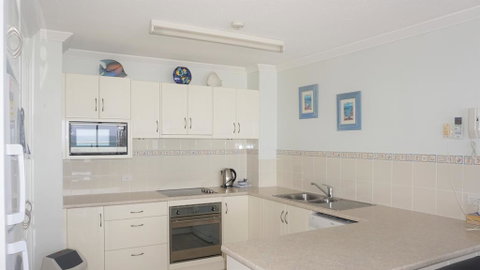 Pacific Surf Absolute Beachfront Apartments - Geraldton Accommodation 2