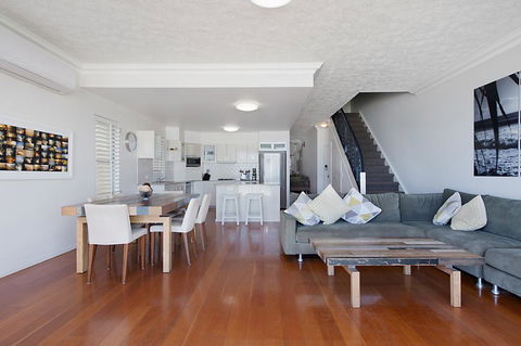 Palm Beach Beachfront Townhouse - Geraldton Accommodation 2