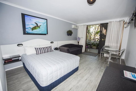Palm Court Motor Inn - Geraldton Accommodation 1