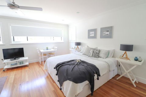 Palms Studio Apartment At Raffetys Resort - Geraldton Accommodation 1