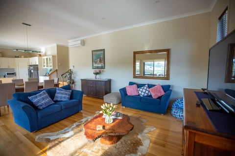 Paula's Place 8 Ti Tree Close Robe - Geraldton Accommodation 0