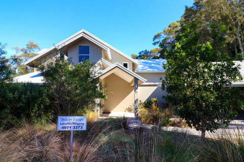 Pelican Escape Executive Home At Raffertys Resort - Geraldton Accommodation 0