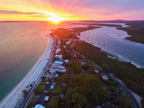 Pet Friendly - Family Holiday Home - Pets Welcome - Geraldton Accommodation 1