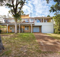 Pet Friendly 4 Bedroom Holiday Home - River Views - Geraldton Accommodation