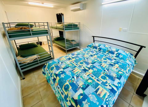Pippies Beachhouse - Geraldton Accommodation 1