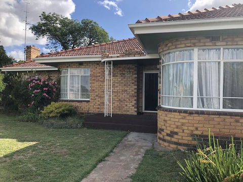Pleasant View - Geraldton Accommodation 0