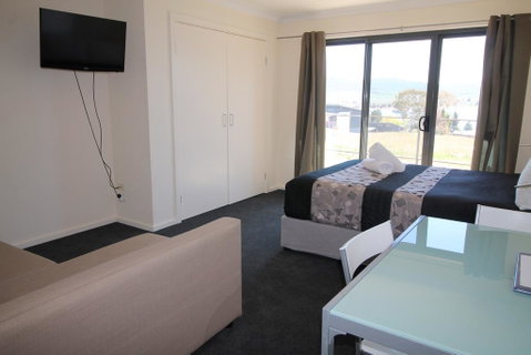 Poley Cow Studio - Geraldton Accommodation 3