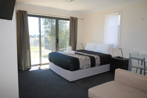 Poley Cow Studio - Geraldton Accommodation 2