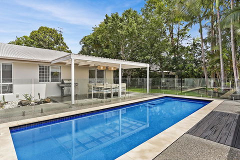 Poolside Noosa Oasis - Pet Friendly - Geraldton Accommodation 0