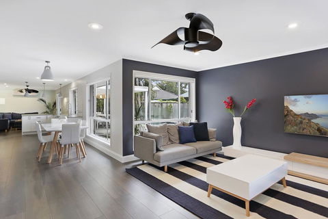 Poolside Noosa Oasis - Pet Friendly - Geraldton Accommodation 2