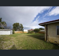 Queens Park Home - Geraldton Accommodation