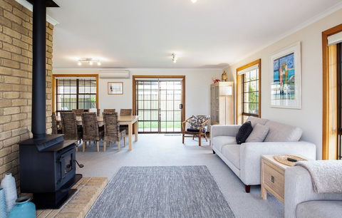 Relax On Ryan @ Robe - Geraldton Accommodation 1