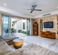 Resort Living with Private Pool sleeps 8 - Geraldton Accommodation