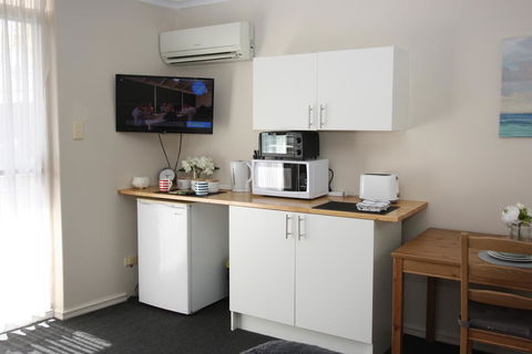 Resort Serviced Apartments - Mandurah - Geraldton Accommodation 3