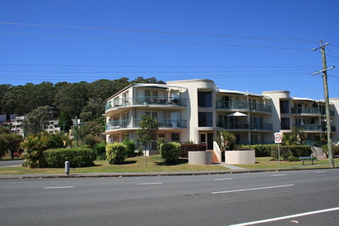 RIVERVIEW, UNIT 6, CURRUMBIN - Geraldton Accommodation 3